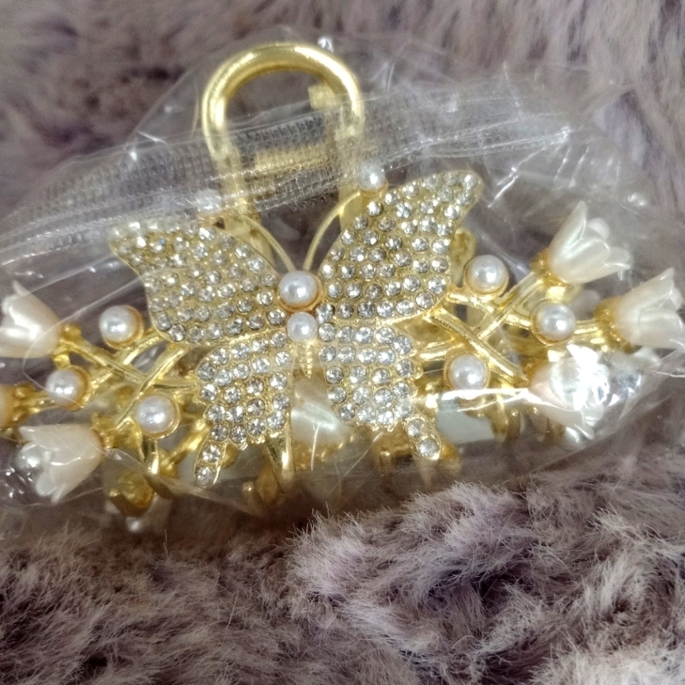 Levao Gold Pearl Rhinestone Butterfly Flower Claw Clip NWT